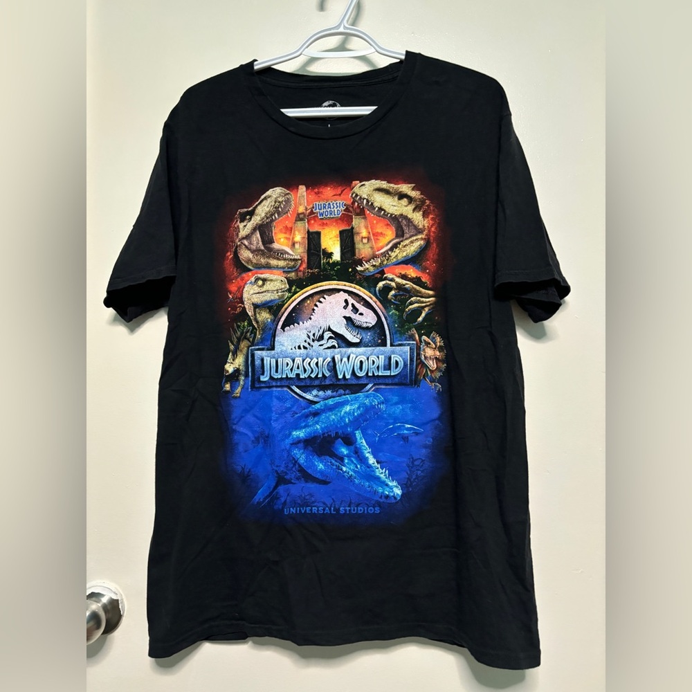 UNIVERSAL STUDIOS JURASSIC WORLD T-SHIRT